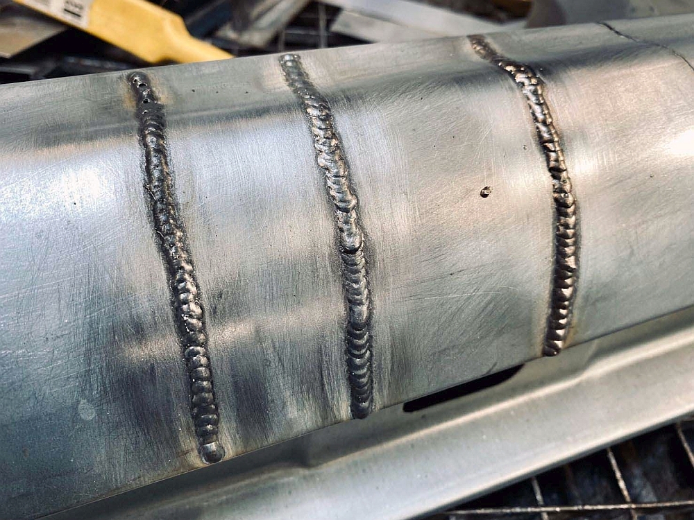 Lasapparaat CO2 E3 set voor staal/alu/cusi:
E 3 lasapparaat
2x reduceerventiel
1x rol CO2 lasdraad
1x rol CUSI3 lasdraad
1x rol aluminium lasdraad