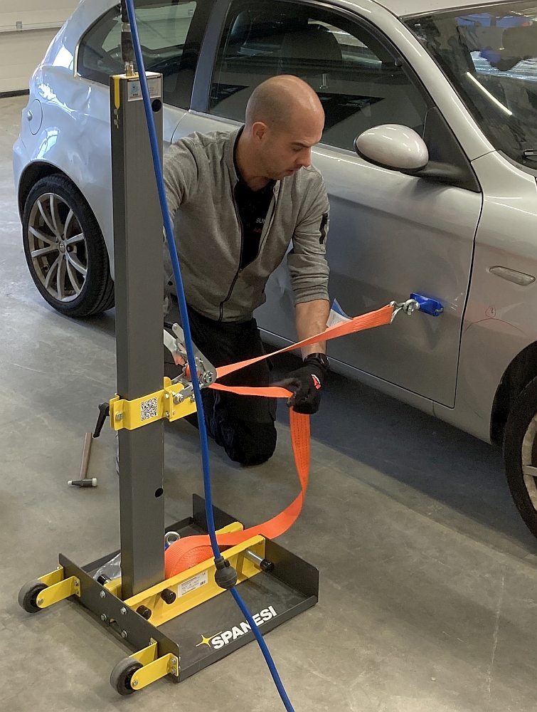 Bestaande uit:
SP 90STR00010 Flash mini trektoren 250 kg. pneumatisch
ST 0170 Pull hulpstuk 9 haken